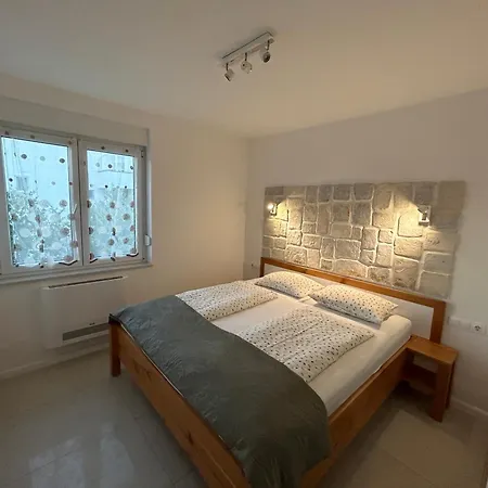 Anita Apartment
